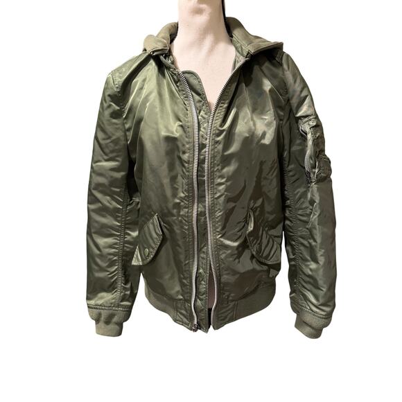 Alpha Industries Green Bomber Jacket - Picture 7 of 10
